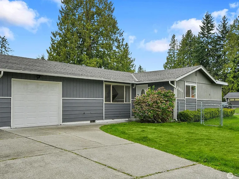 8901 Emerson Pl — Photo 1