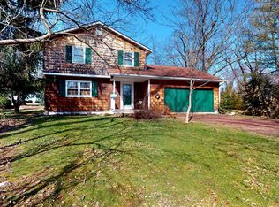 16 Louellen St, Hopewell, NJ 08525