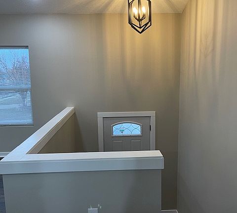 3rd image of 7943 Vernon Ave