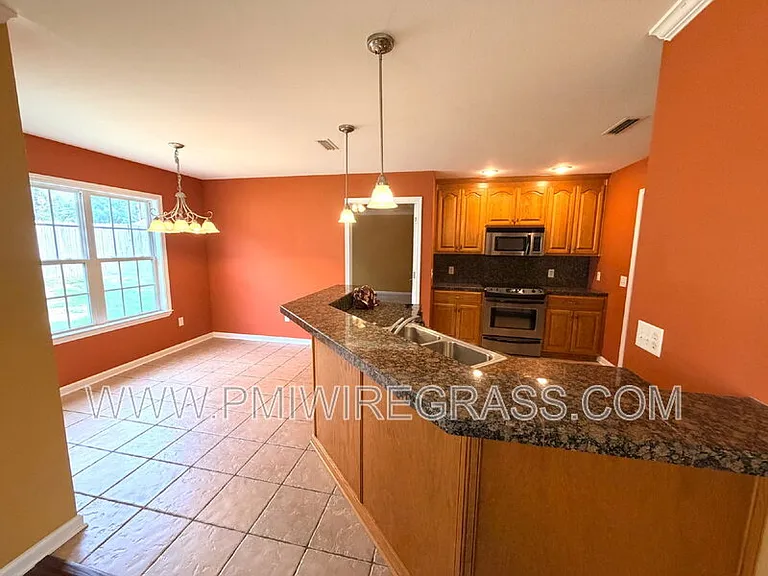 201 Windsor Garden Dr — Photo 12