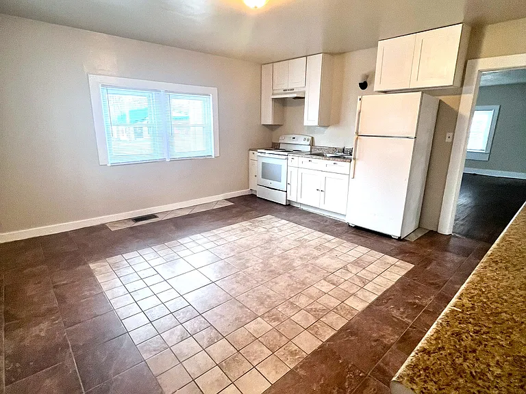 230 E Polo Rd — Photo 2
