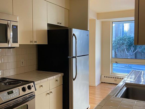 4th image of 1177 California St APT 209