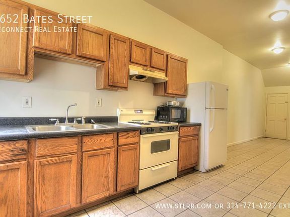 3rd image of 3652 Bates St