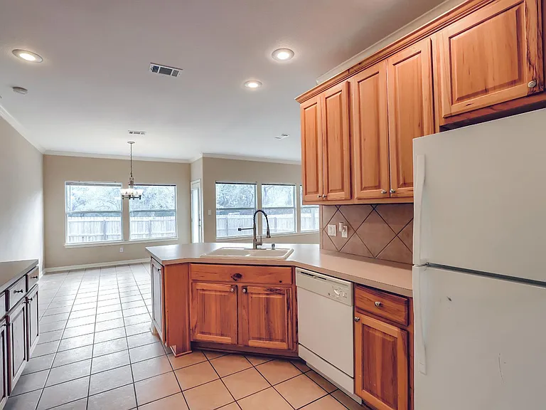 21501 Boggy Ford Rd #B — Photo 10