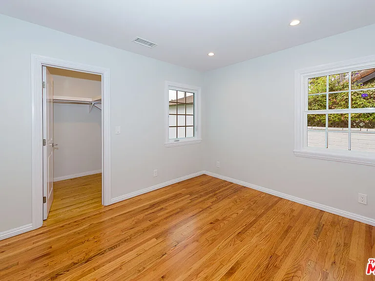 4184 Jackson Ave — Photo 13