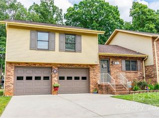 536 6th Street Cir NE, Conover, NC 28613