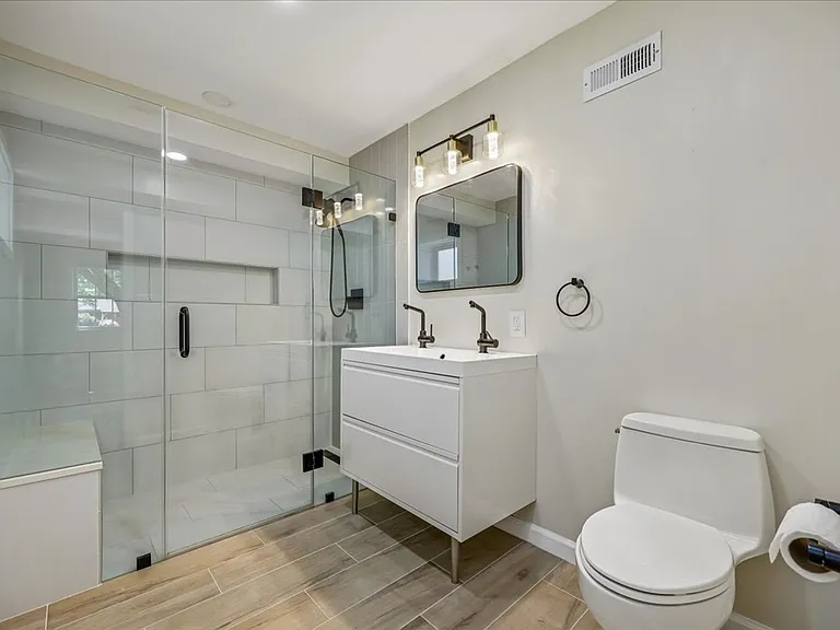 11506 Stonewood Ln — Photo 39