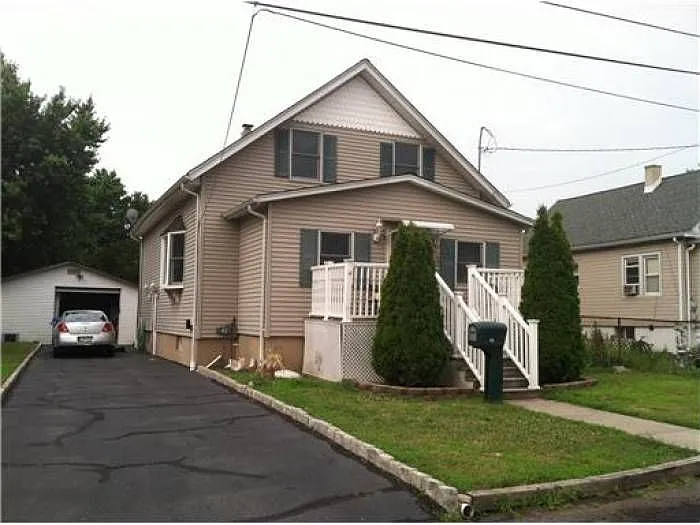 12 Tonlyn Pl photo 1