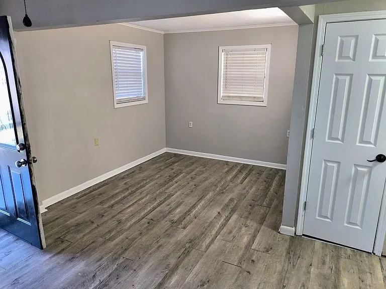 204 Allen St — Photo 6