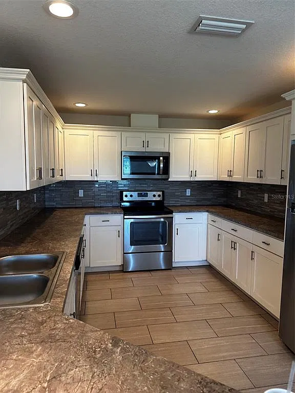 2 bed, 2.0 bath, 1350 sqft, $1,600 — Photo 3
