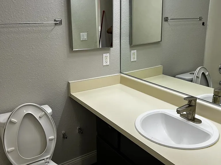 5660 E Lake Mead Blvd #D — Photo 5