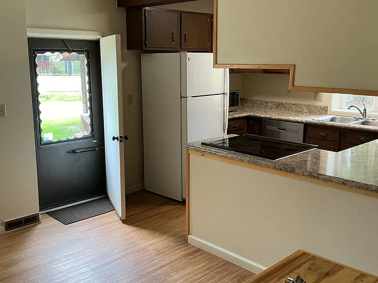 1404 S White Ave #2 — Photo 3