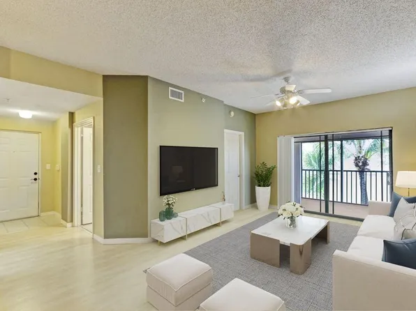 2806 Veronia Drive #301, Palm Beach Gardens, FL 33410