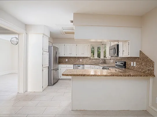 119 E Gardenia Ave — Photo 4