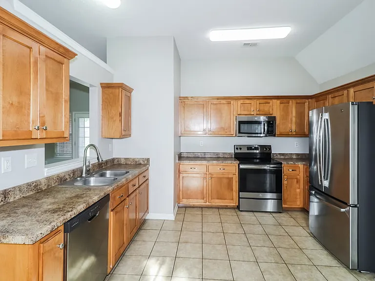 5760 Landau Dr — Photo 8