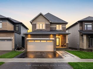 744 Cope Dr, Ottawa, ON K2S 2P8