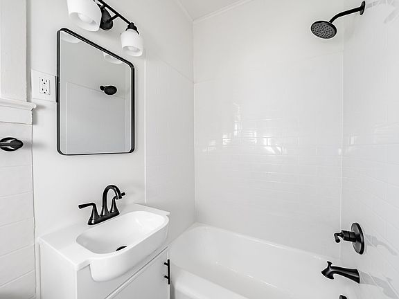 4th image of 107 Caroline St APT 3