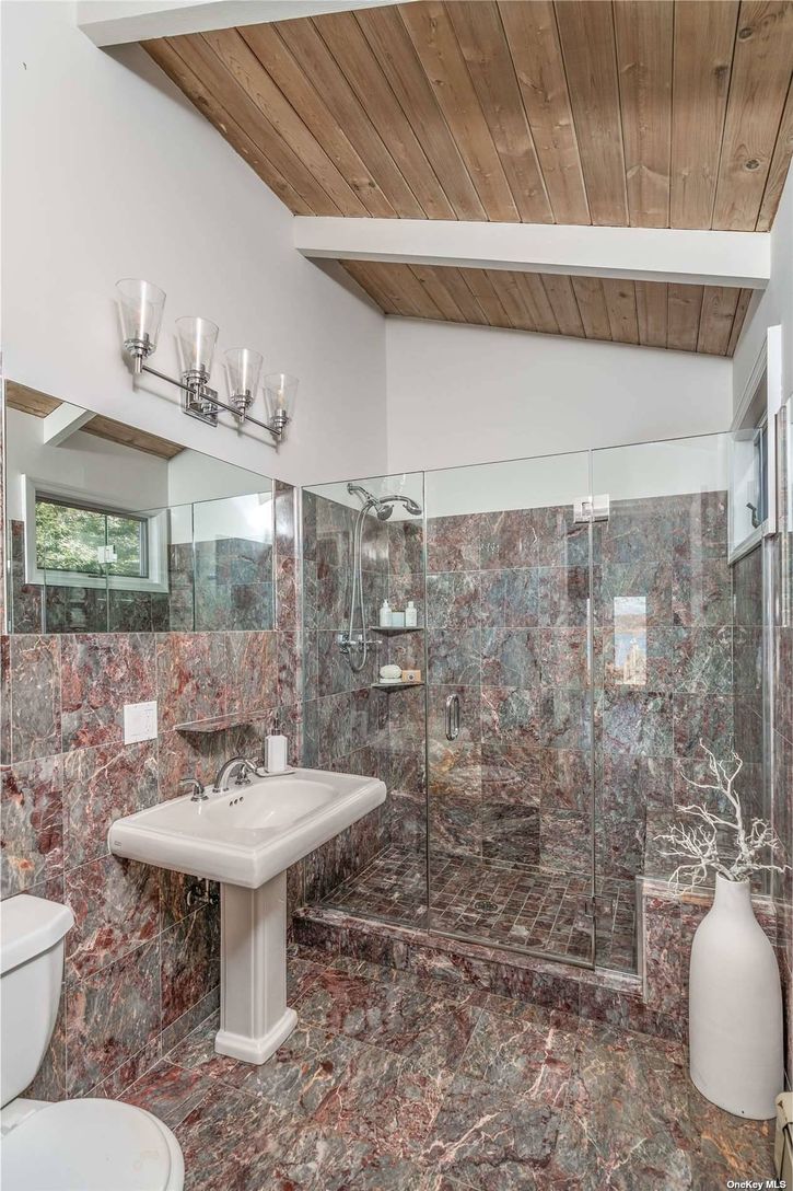  First Floor Full Marble Bathroom