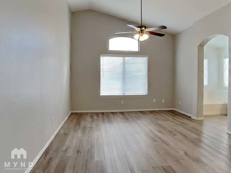 1045 W Todd Dr — Photo 10
