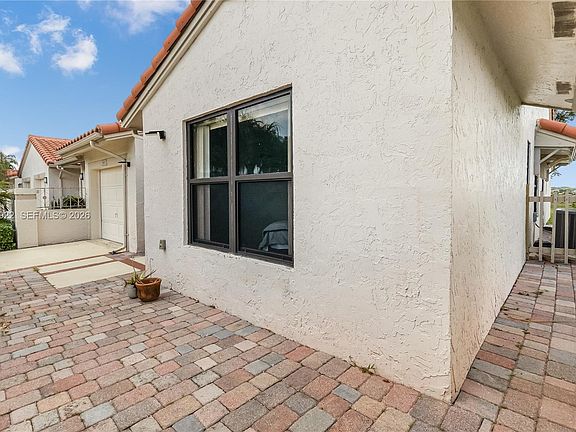 5th image of 20013 Mona Cir