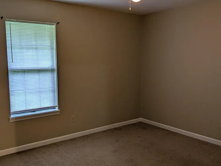 2555 Chateau Ln #3 — Photo 10