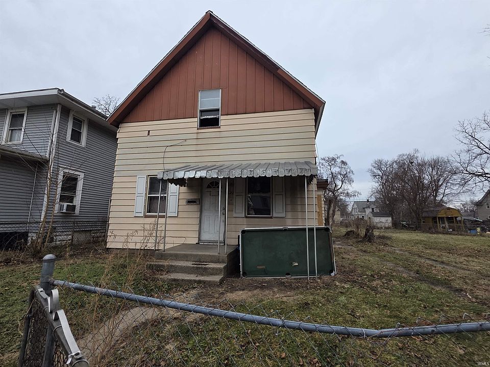 1st image of 121 E Dayton St