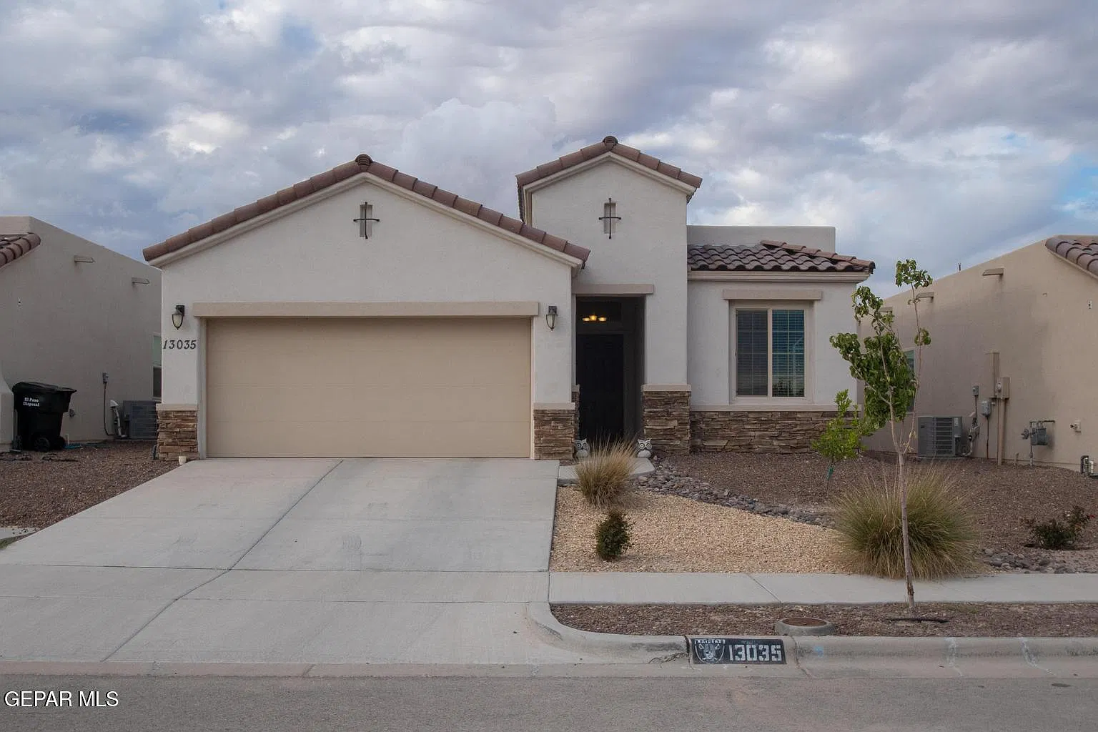 3 bed, 2.0 bath, 1430 sqft, $1,800 — Photo 1