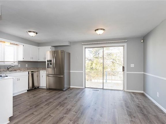 4th image of 107 Dorman Ave