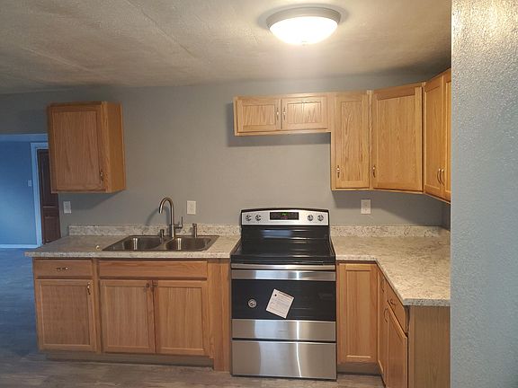 3rd image of 2032 E Cabot Dr