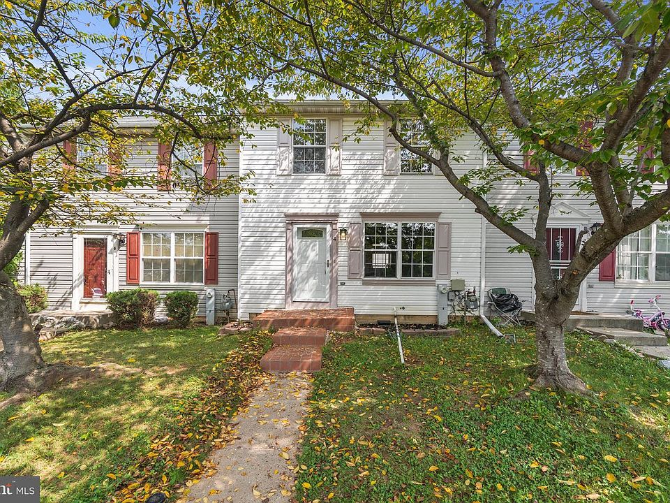 1st image of 4 Nancy Ct
