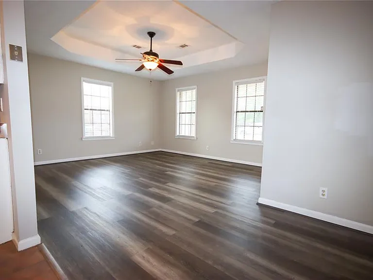 113 Kentucky Oaks — Photo 3