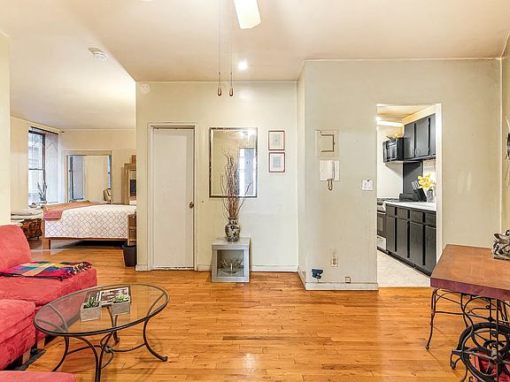 4th image of 32 W 40th St APT 4A