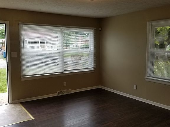 3rd image of 2928 S Rybolt Ave