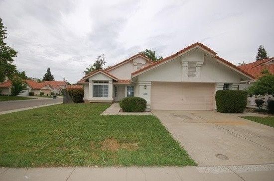 Nice Corner Lot