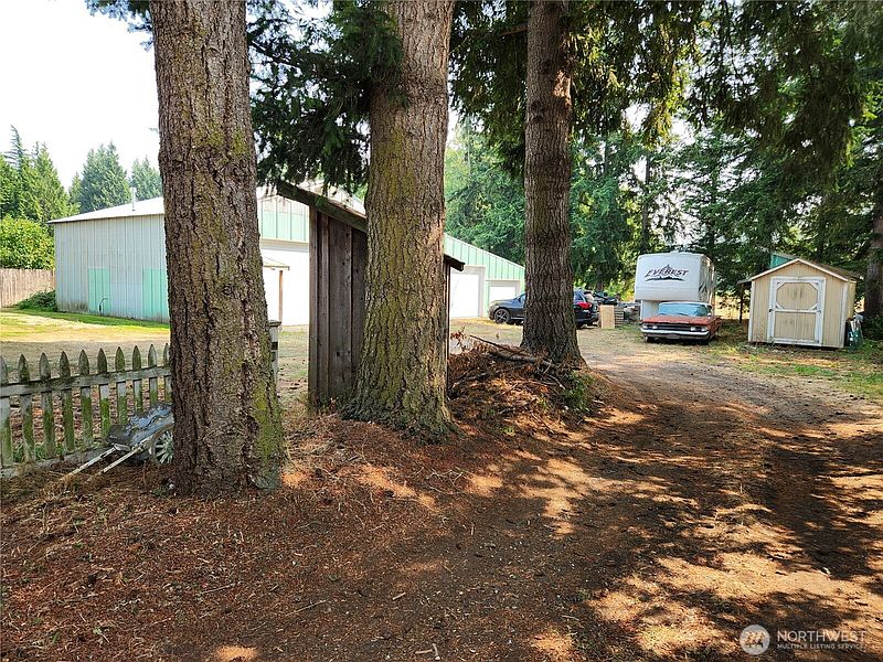 4th image of 273 W Bartlett