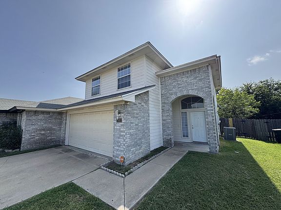 2nd image of 1312 Saddle Dr