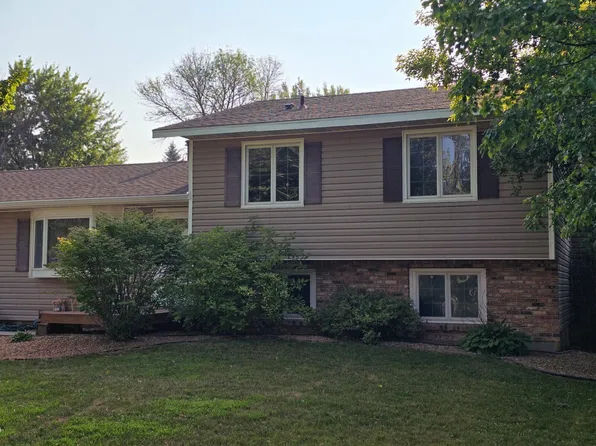 2575 Lamada Pl, Owatonna, MN 55060
