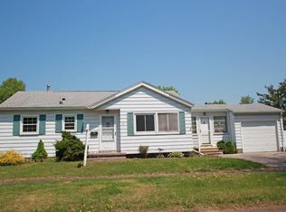 10 Southampton Dr, Rochester, NY 14616