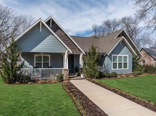 404 SE D St, Bentonville, AR 72712