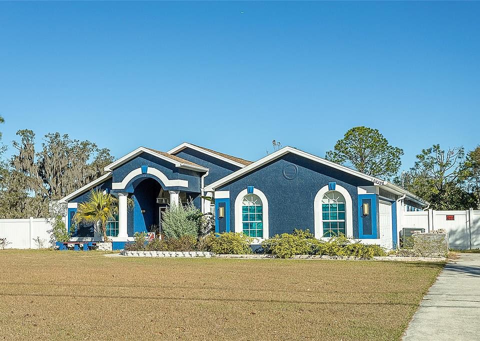 1st image of 31439 Stirrup Ln