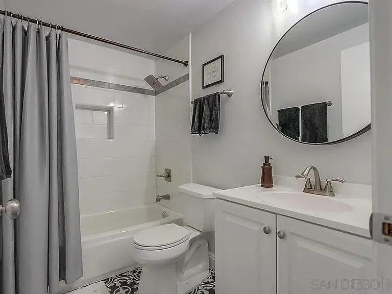 13563 Longfellow Ln — Photo 34