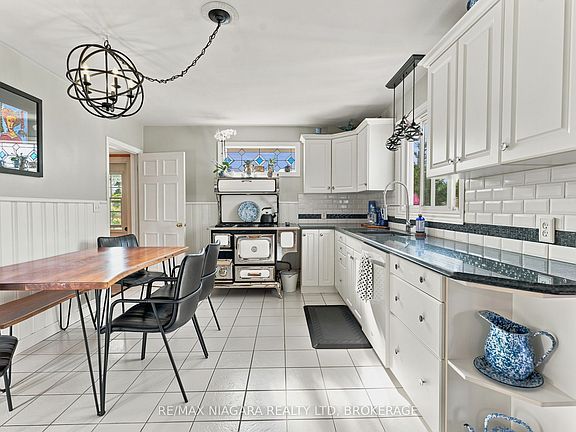 5th image of 54 Fairview Rd