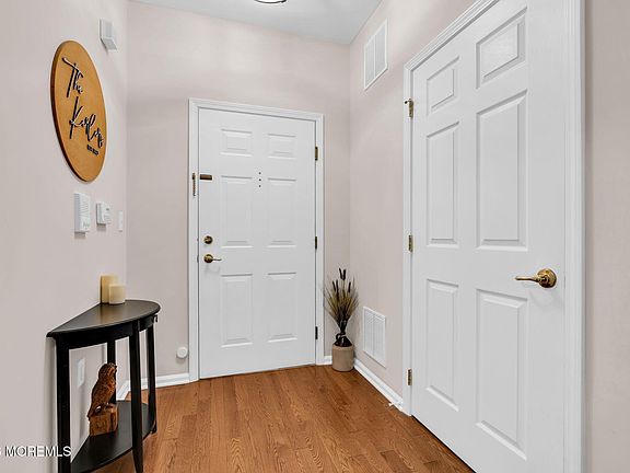 4th image of 712 Mill Pond Way #112