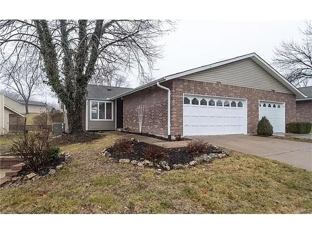 1111 Hunter Ct photo 1