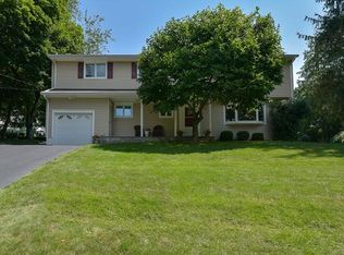 63 Stephen Dr, Pleasantville, NY 10570