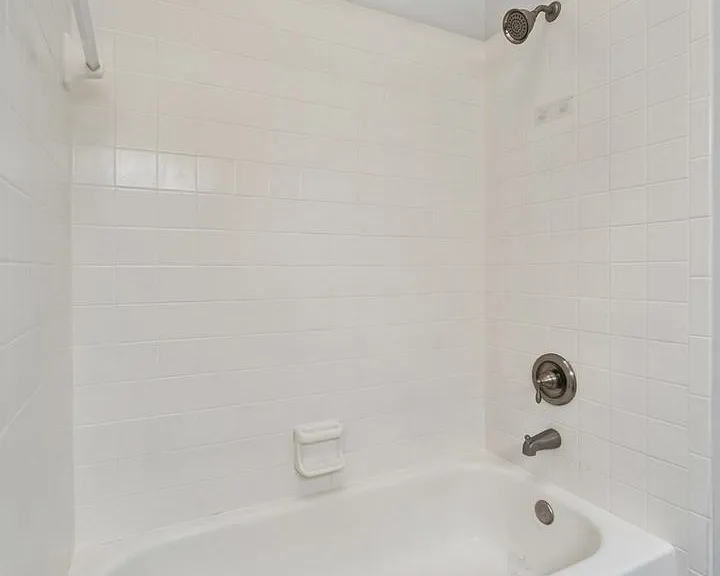705 S 186th St — Photo 15