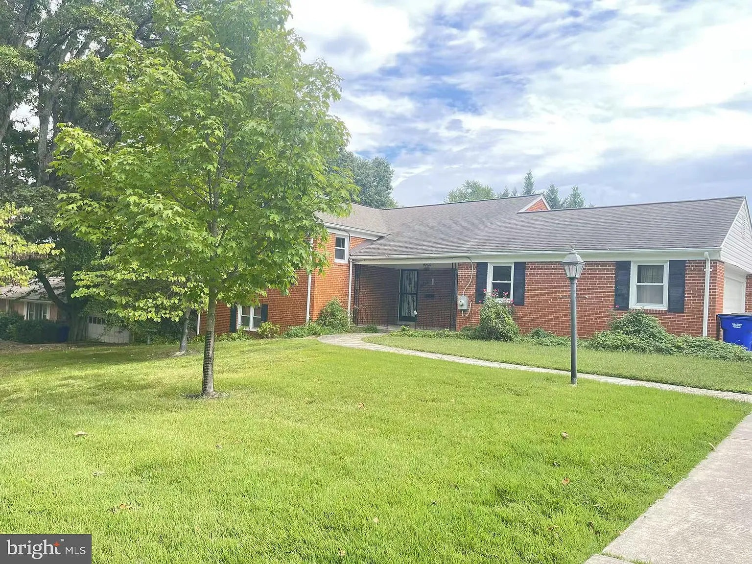 5 bed, 3.0 bath, 2253 sqft, $3,400 — Photo 4