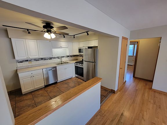 3rd image of 701 Lake St #6