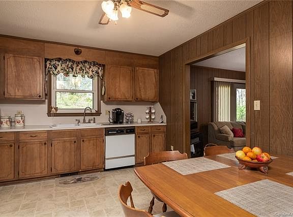 5th image of 621 Poplar Dr