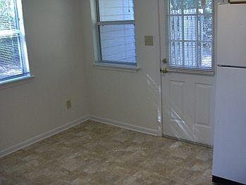 4th image of 3320 Bridges St #6